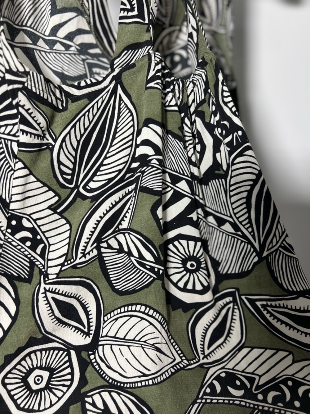 Vintage LOFT Olive Green Black & White Floral Tank Top - Picture 4 of 5